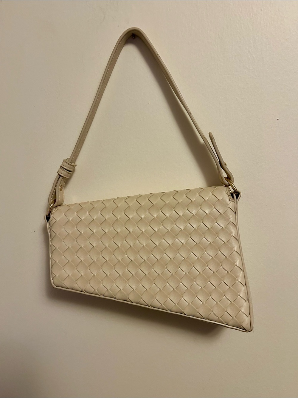 Urban Expressions Woven Shoulder Bag in Cream